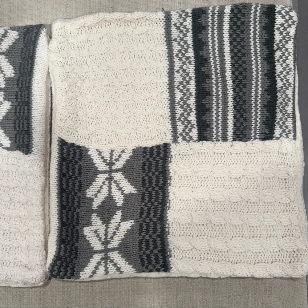 2 Pottery Barn Winter Cable Knit Sweater Pillow Covers 18 in x 18 in
